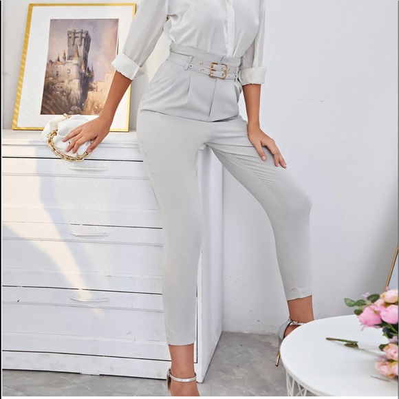 👏🏽High Waisted Dress Pants 👏🏽 - Picture 2 of 3